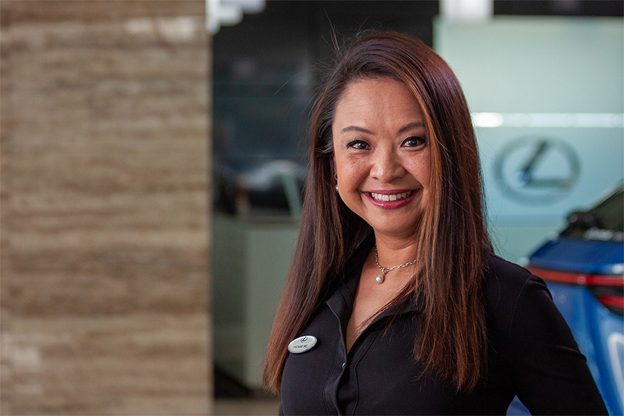 Yvonne Ng, Sales Executive